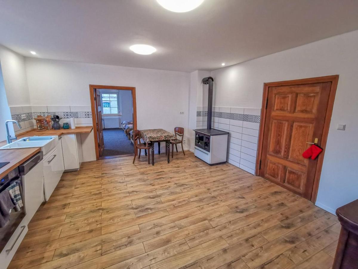 Apartment In Herrenhaus Gross Pinnow Exteriör bild