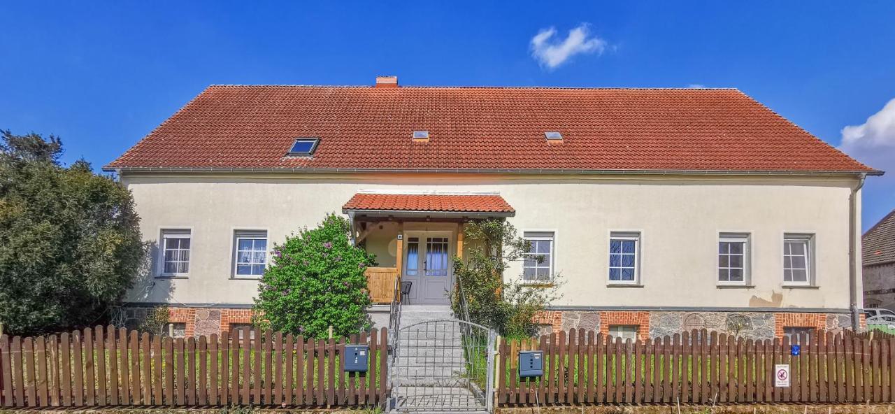 Apartment In Herrenhaus Gross Pinnow Exteriör bild